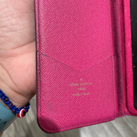 Louis Vuitton Iphone Case - Picture 11 of 13